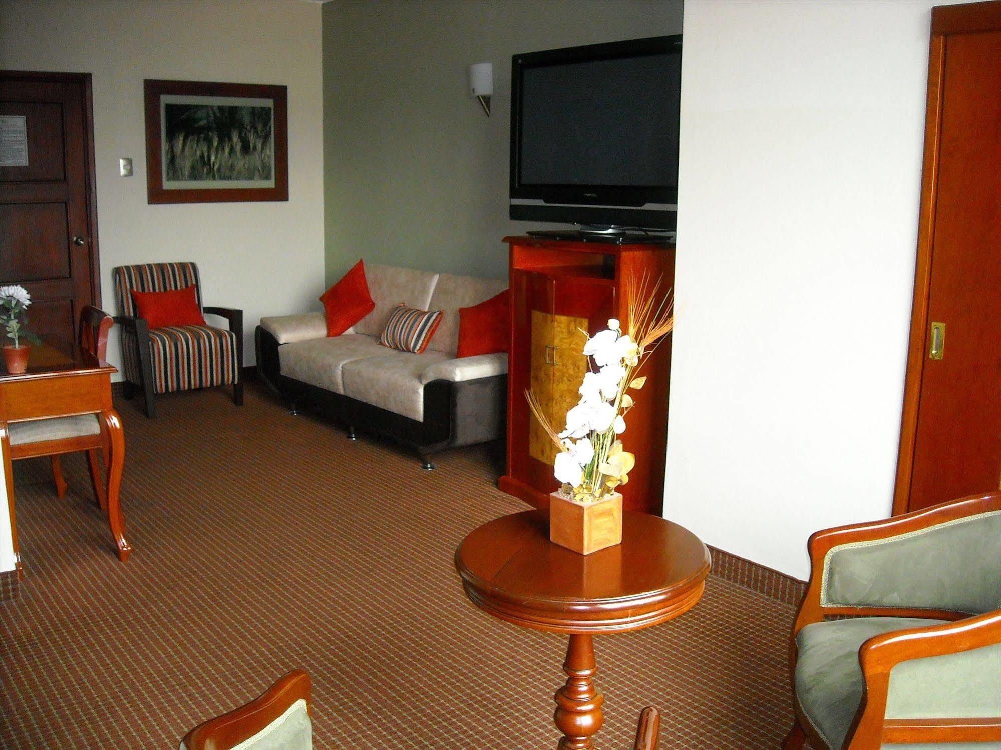 Hotel Continental Lima Extérieur photo